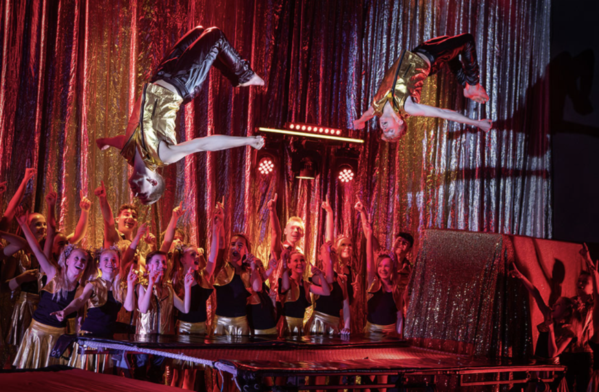 Flying Superkids: Se Showdatoer, Billetter og Alt du Skal Vide