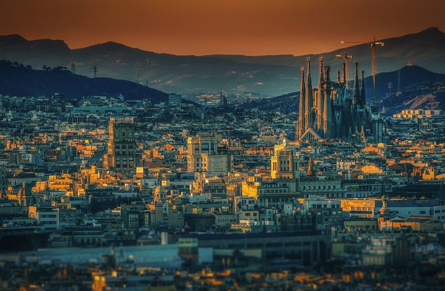 barcelona, the city, spain, sagrada familia, architecture, street, holiday, old town, temple, barcelona, barcelona, barcelona, barcelona, barcelona, spain