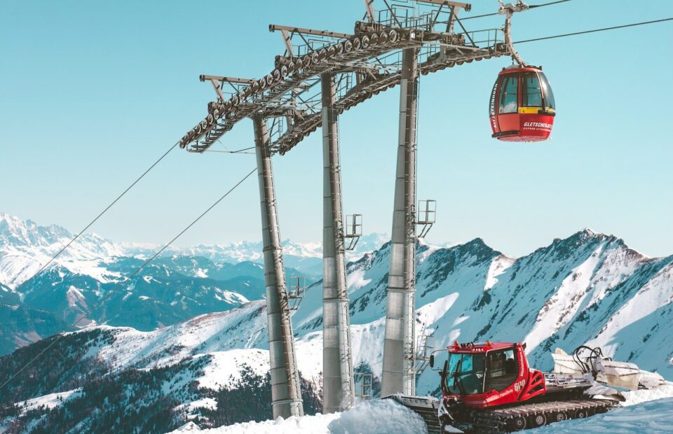 red cable car