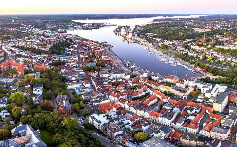 Udsigt over Flensborgs havn og den gamle by